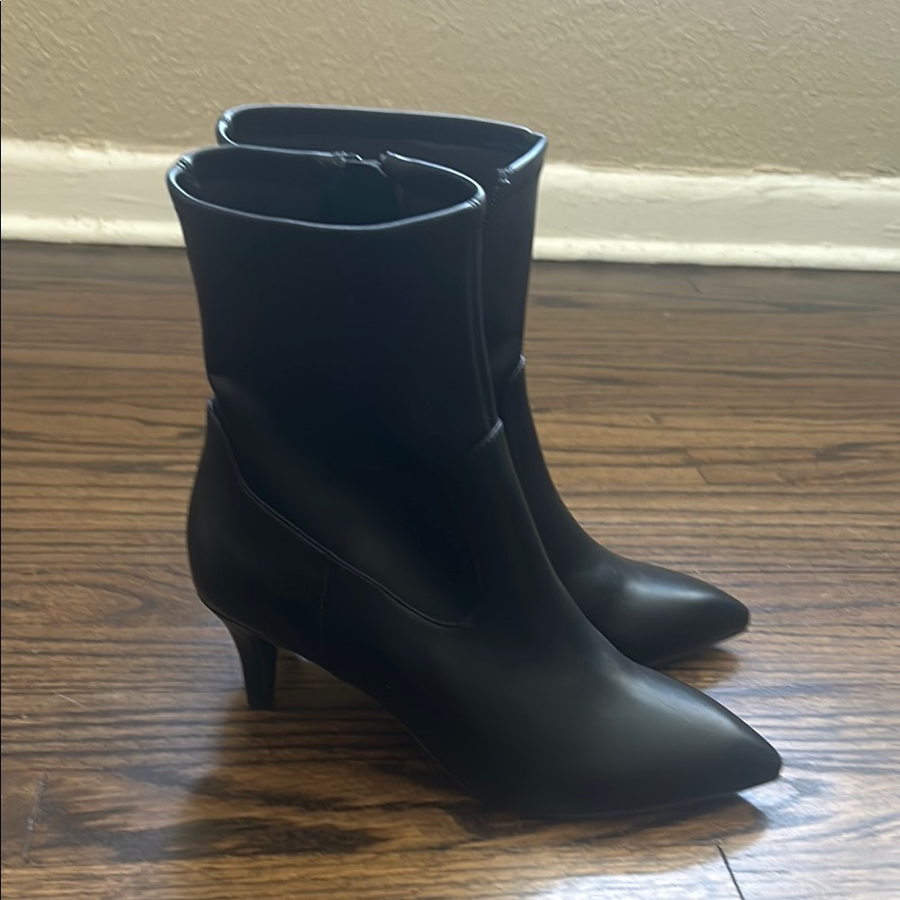 Dolce Vita Black Heeled Boots with Pointed Toe